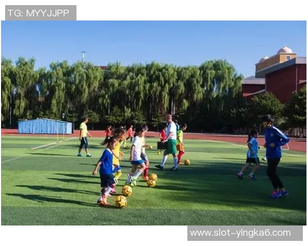 实时新闻科学足球配合训练方法探讨与实践技巧分享